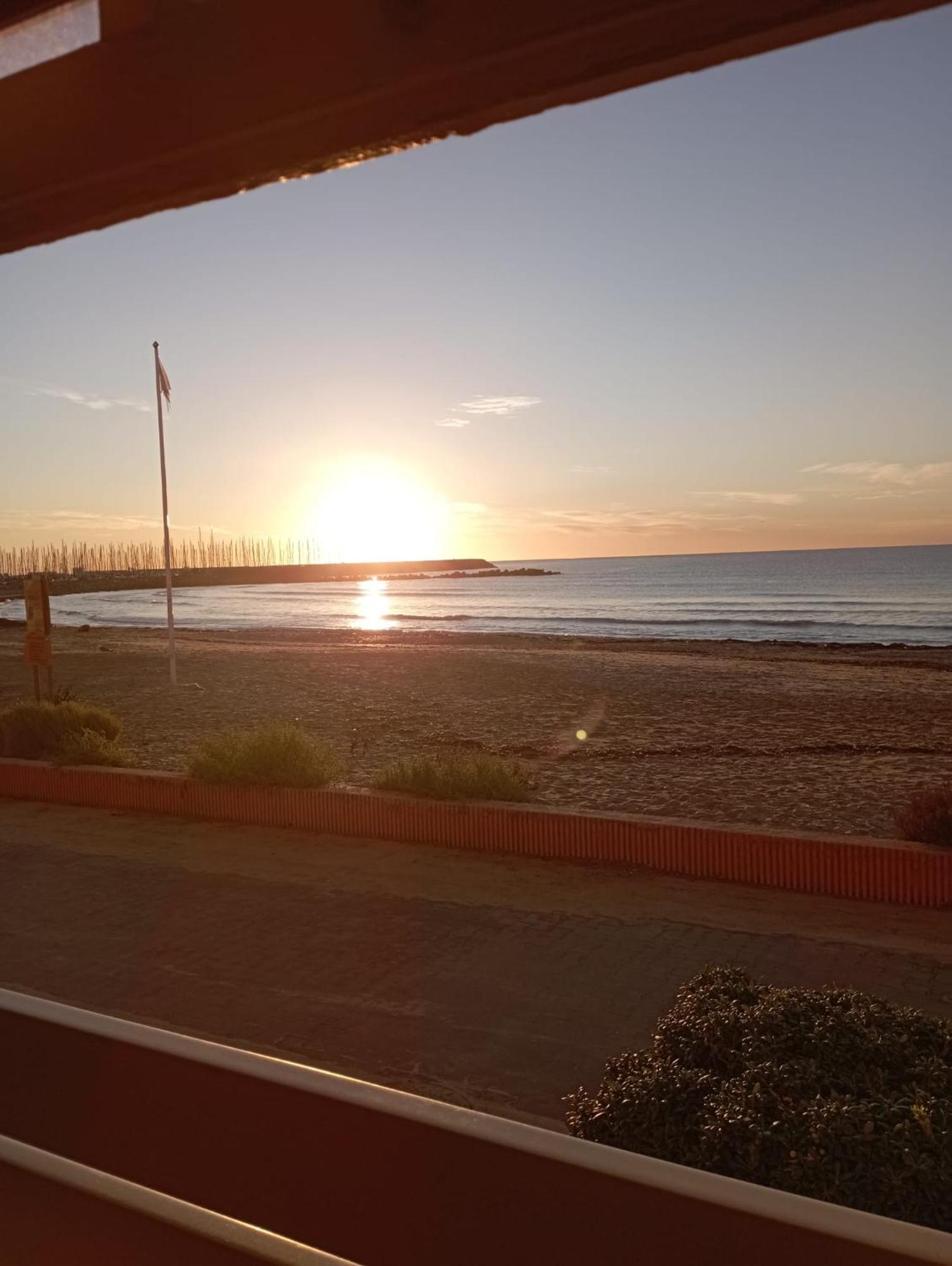 Face A La Mer, Appartement Pour 4 Personnes Sur La Rive Droite 帕拉瓦莱弗洛 外观 照片